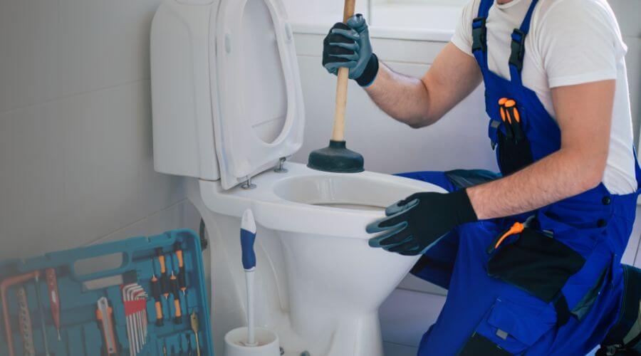 Expert burst pipe repair services in Le Roy, KS